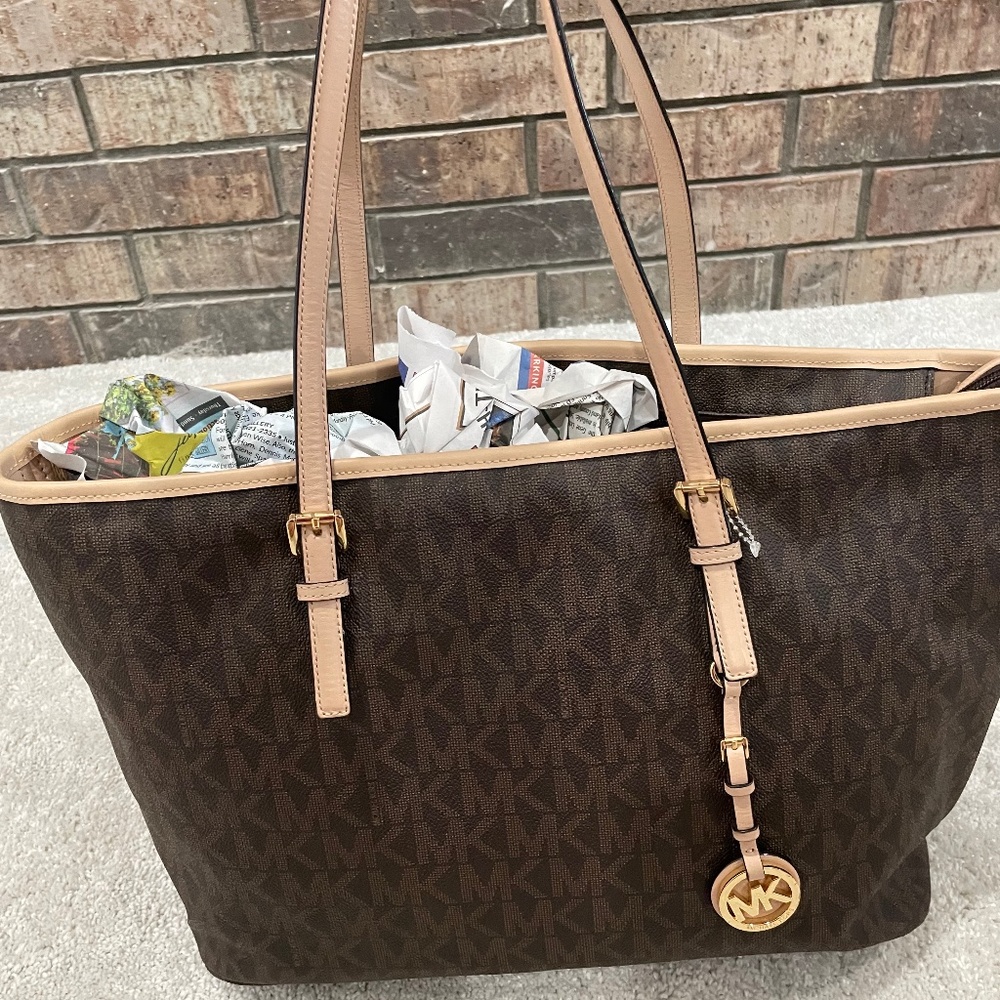 NWOT Michael Kors Zip Top Multi-pocket Jet Set Tote